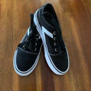 NWOT Airwalk Sneakers